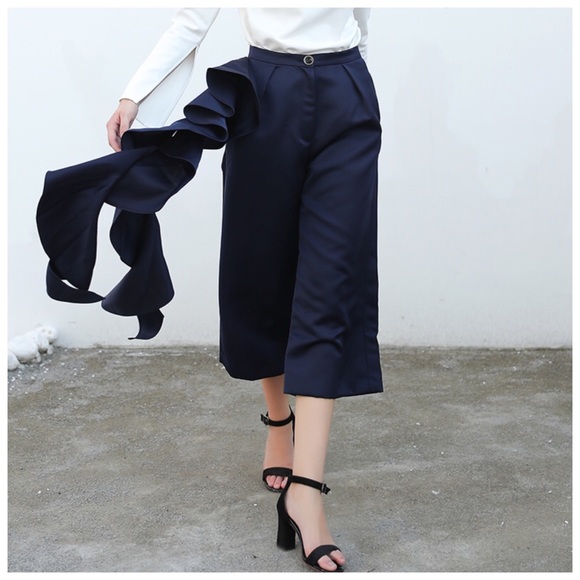 Silky Long Side Ruffle Capri Pants - Picture 6 of 12